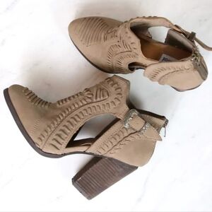 Not Rated - Nara Cutout Western Inspired Booties - Taupe Size 6.5 EUC